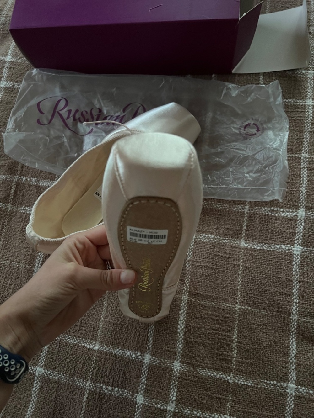 NWT Russian Pointe Almaz Pointe Shoes Sz 38 W2 V2 - Flexible M, U-Cut Drawstring - Picture 5 of 9